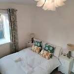 Cozy Central Flat With Parking Perfect For Families